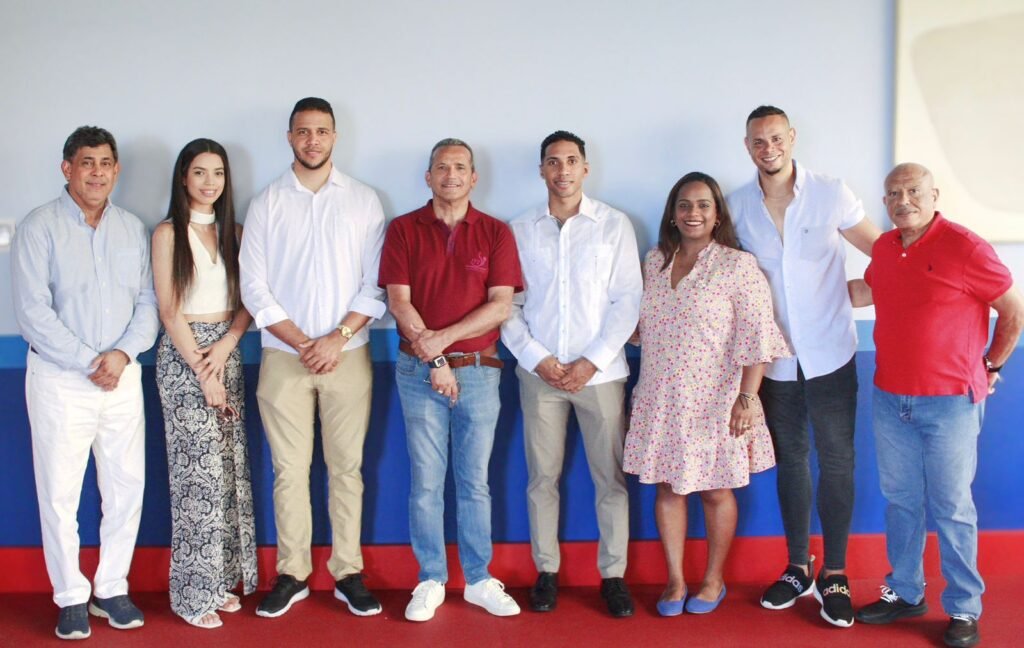 Samuel Gálvez establece la Liga Dominicana de Tenis de Mesa (LIDOTEME).